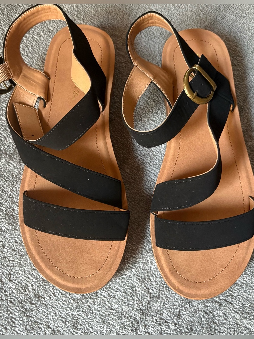 Solanz Black Sandals